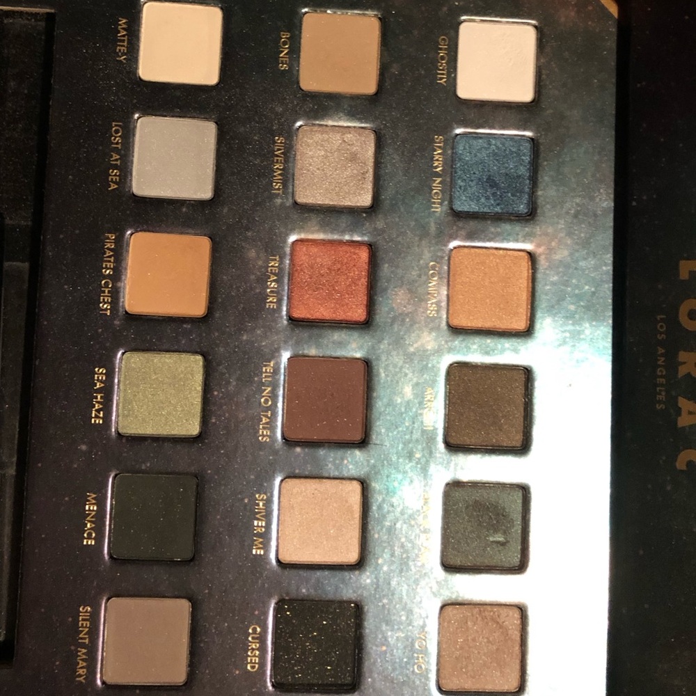 Limited edition LORAC pallet
